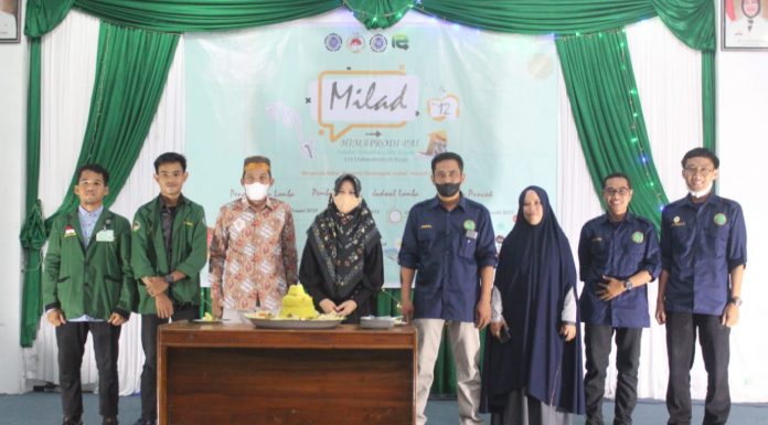 Malam Puncak Milad ke-12 Tahun HIMAPRODI IAIM Sinjai diWarnai Hunusan Badik
