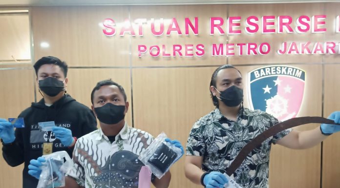 Satreskrim Polres Metro Jakarta Barat Meringkus Tiga Pelaku Begal