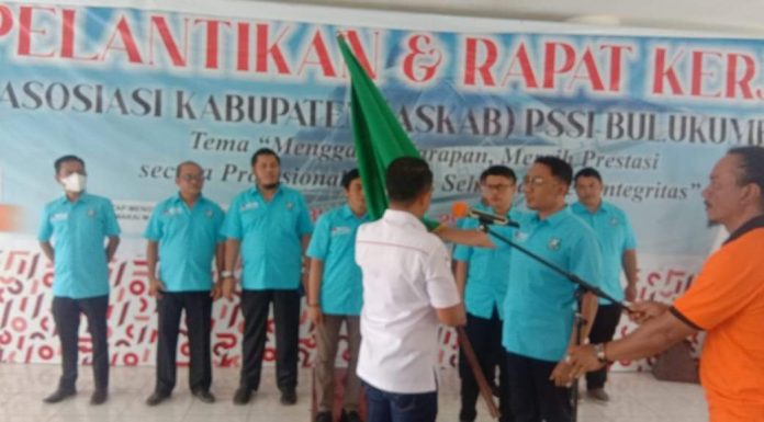 Dilantik sebagai Ketua Askab PSSI Bulukumba, H Amry: Profesional dan Prestasi Harus Diraih