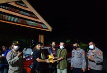 Polres Sinjai Gelar Vaksinasi Mobile Malam Hari di Kecamatan Sinjai Borong
