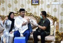 BUPATI SINJAI BERSAMA KETUA TP PKK TERIMA VAKSINASI BOOSTER