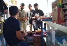 Sat Intelkam Polres Sinjai Lakukan Pengecekan Penjualan Kembang Api dan Petasan di Pasar