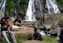 Laksanakan Baksos Di Sekitaran Air Terjun, Ketua FPPT Inginkan Peningkatan Jalan
