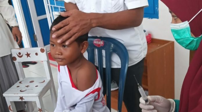 Murid TK Negeri X Sinjai Utara Ikuti Imunisasi Campak