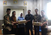 DPRD Bulukumba Serahkan Serahkan Blangko E-KTP Ke Dinas Kependudukan dan Pencatatan Sipil