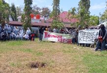 Ratusan Siswa SMAN 5 Sinjai Gelar Unjuk Rasa