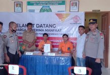 Kapolres Sinjai Turunkan Personelnya Kawal Penyaluran Bantuan BLT BBM