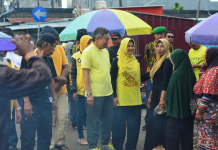 Taufan Pawe Bersama Andi Kartini Ottong Sambangi Pasar di Lappa