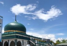 Polwan Polres Sinjai Laksanakan Pengamanan Sholat Jum,at di Mesjid