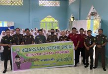 Adakan Giat di Pesantren, Kajari Sinjai Tekankan Bijaklah Dalam Bermedia Sosial