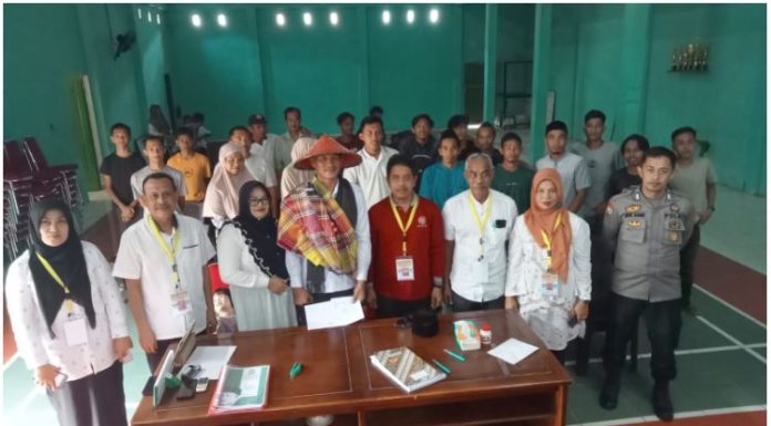 Suasana Pendaftran Muhammad Arfin sebagai Calon Kepala Desa