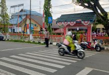 Beri Rasa Aman dan Nyaman Aktivitas Masyarakat, Seluruh Personel Polres Sinjai Laksanakan Commander Wish Pagi Hari