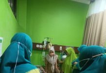 Tim dari Puskesmas Samaenre Lakukan Kunjungan Ke Bayi Penderita CAP dan Epilepsi di RSUD Sinjai