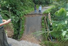 Jembatan di Sinjai Amblas Diguyur Hujan Deras, Warga Cari Jalan Lain