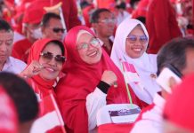Pimpinan dan Anggota DPRD Bulukumba Ikuti Kegiatan Penyerahan 10 Juta Bendera di Tanjung Bira