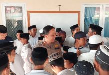 Kembali,,.!! Kapolres Sinjai Salurkan Bantuan Ke Pesantren dari Program Seribu Rupiah