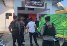 Polres Sinjai Amankan Kedatangan Logistik Tinta Pemilu di KPU
