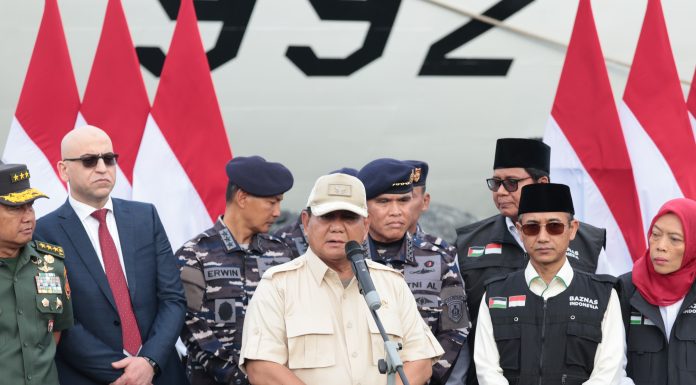 Prabowo Lepas Keberangkatan Kapal RS TNI KRI Radjiman untuk Kirim Bantuan ke Palestina
