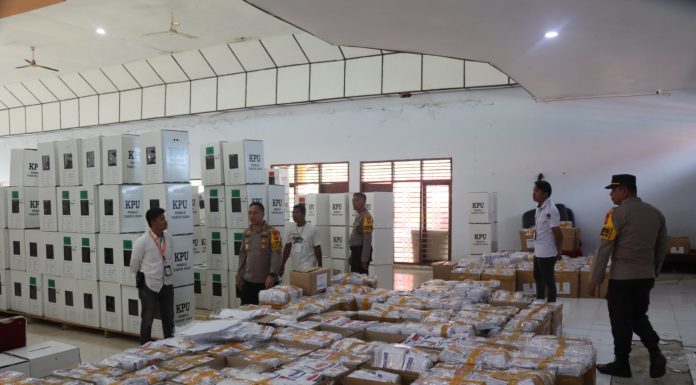 Kapolres Sinjai Cek Gudang KPU Untuk Pastikan Keamanan Logistik Pemilu