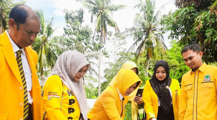 DPD II Partai Golkar Sinjai Ziarah ke TMP Mangottong Peringati HUT ke-61