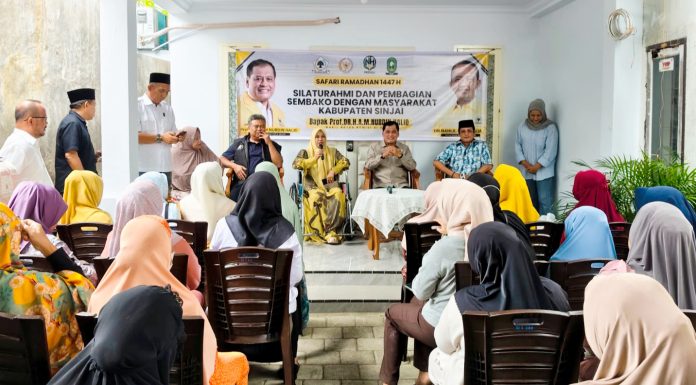 Nurdin Halid Gelar Safari Ramadan dan Bagikan 300 Paket Sembako di Sinjai Utara