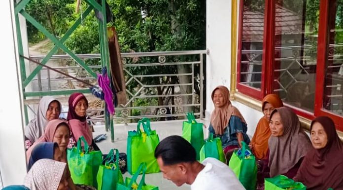 Kampung Bueuk Desa Cisangu Gelar Bukber Tahunan, Berbagi Santunan untuk Yatim dan Janda Tua