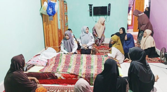 Bupati Sinjai Hj. Ratna Arif Melayat ke Rumah Duka Almarhum Puang Indo Lisu di Bakae Desa Saukang