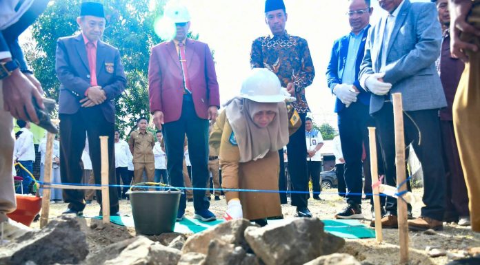 Wamendiktiisaintek & Bupati Sinjai Resmi Mulai Pembangunan Gedung Baru UMSi