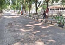 Jalan Samping Rujab Bupati Rusak Picu Kecelakaan, HUMANISTIK UMSI Desak Pemkab Sinjai Bertindak
